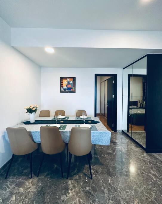 D1Mension 3Br Luxury Condo City Center In Dist 1 Хошимин Экстерьер фото