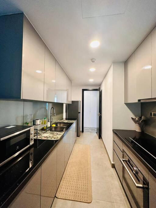 D1Mension 3Br Luxury Condo City Center In Dist 1 Хошимин Экстерьер фото